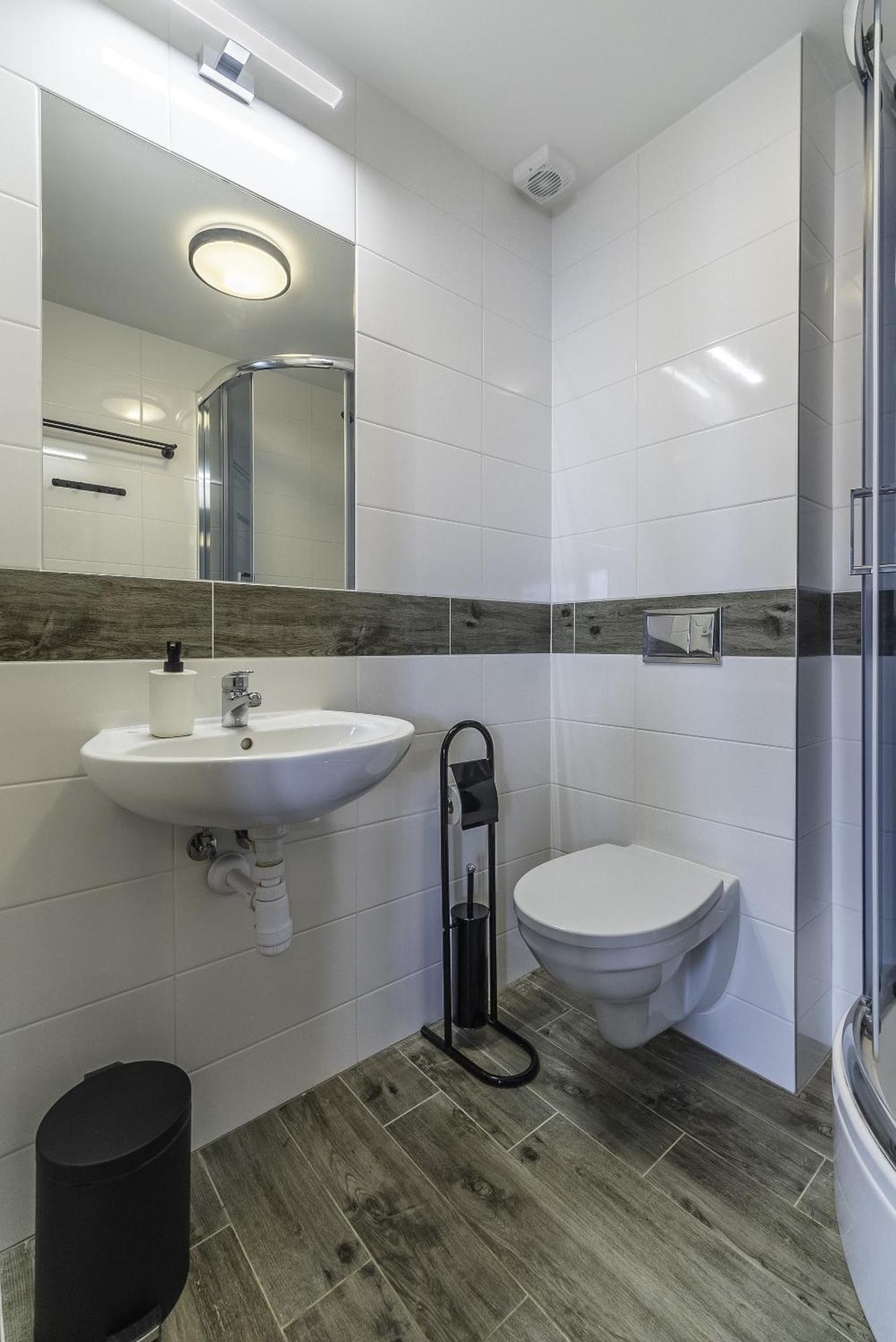 Frajda Domki - Apartamenty 6-Osobowe - Salon I Dwie Sypialnie Oraz Studia 4-Osobowe - Pokoj Z Aneksem Kuchennym Реваль Экстерьер фото